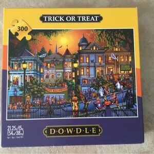 Trick or Treat 300-Piece Halloween Puzzle by Dowdle – Multicolor